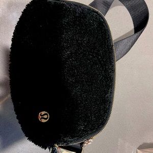 Lulu Lemon cross body bag